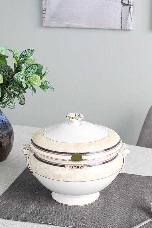 Фарфоровая супница 3 л с крышкой Cornucopia Wedgwood