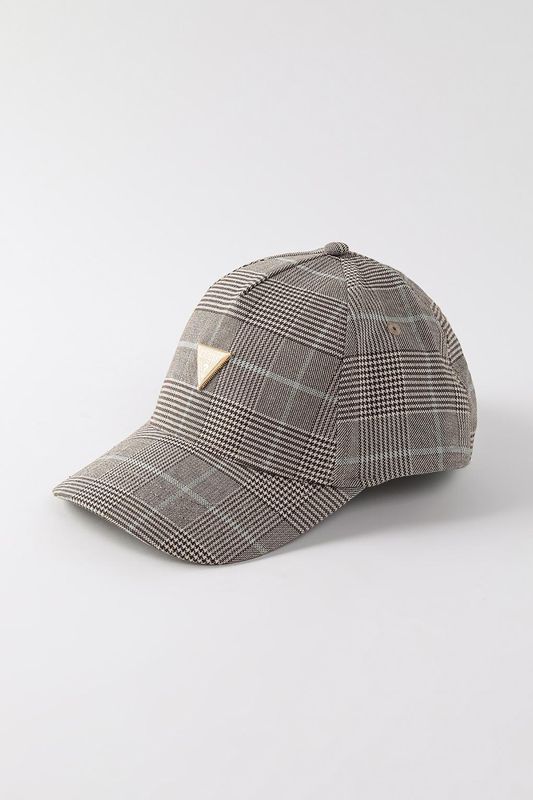 Бейсболка в клетку Guess