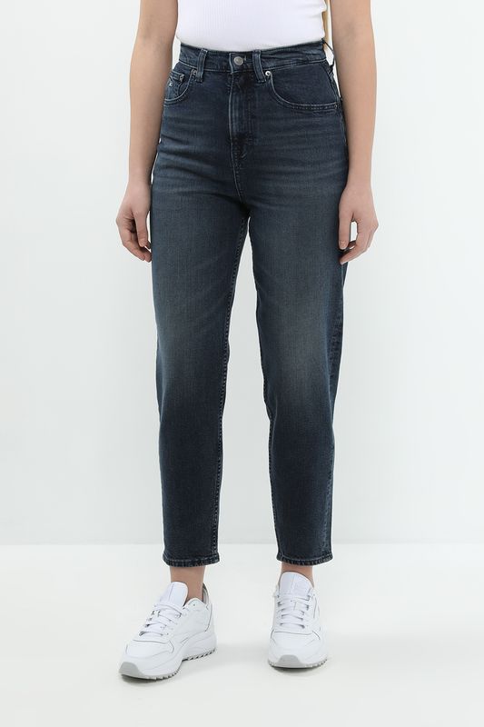 Джинсы с эффектом потертости зауженные Tommy Jeans