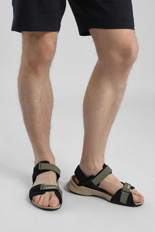 Сланцы Adidas