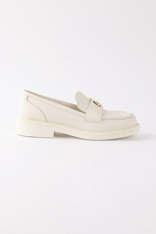 Туфли лоферы кожаные с пряжкой Guess