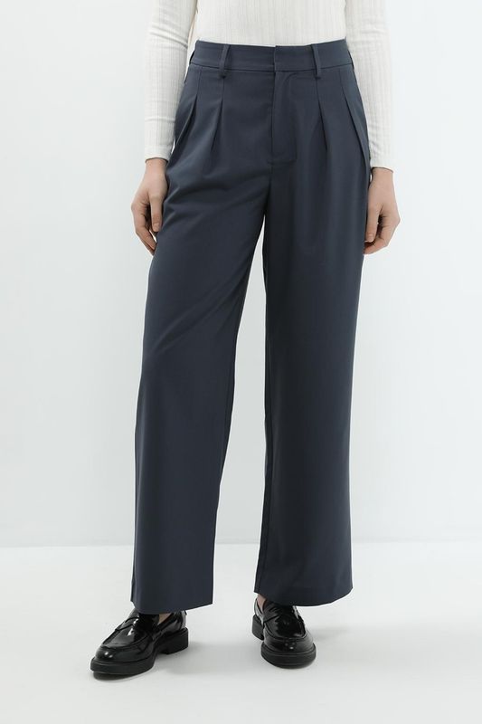 Брюки однотонные с защипами Calvin Klein Jeans